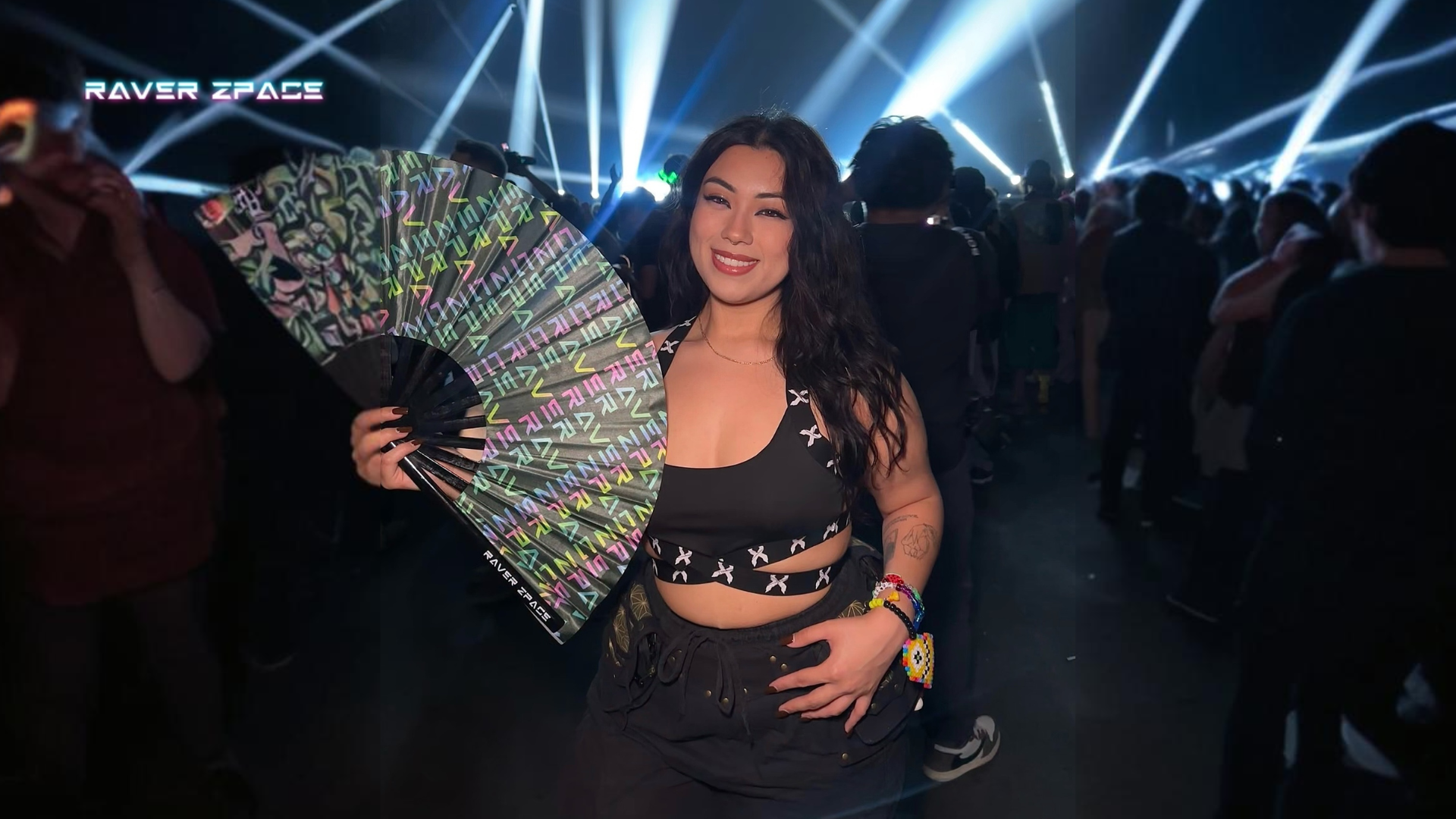 The History of Hand Fans in Rave and EDM Culture – RAVER ZPACE™