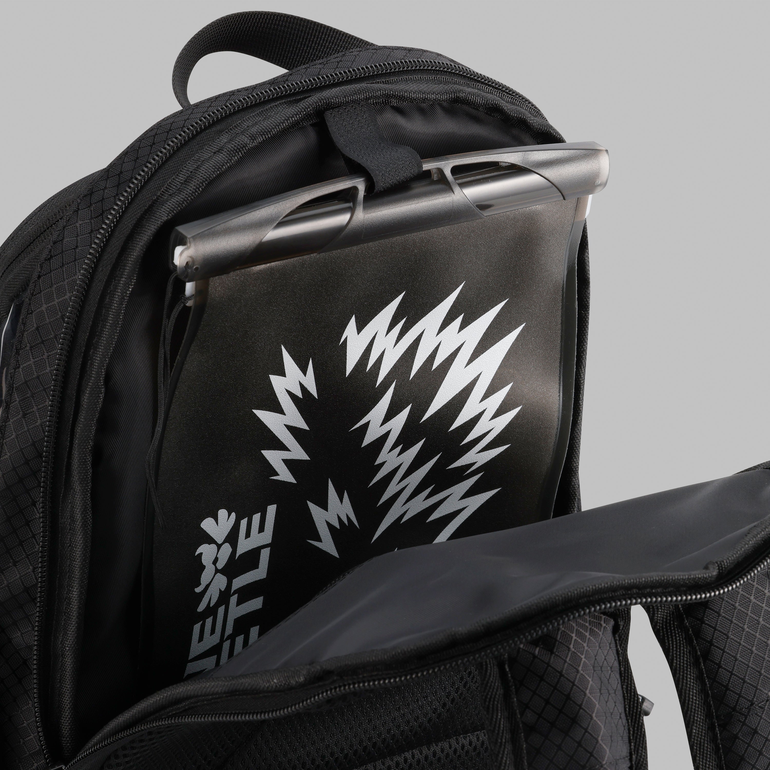 Elytra Hydration Pack 2.0 with Aura Reflector – Clear